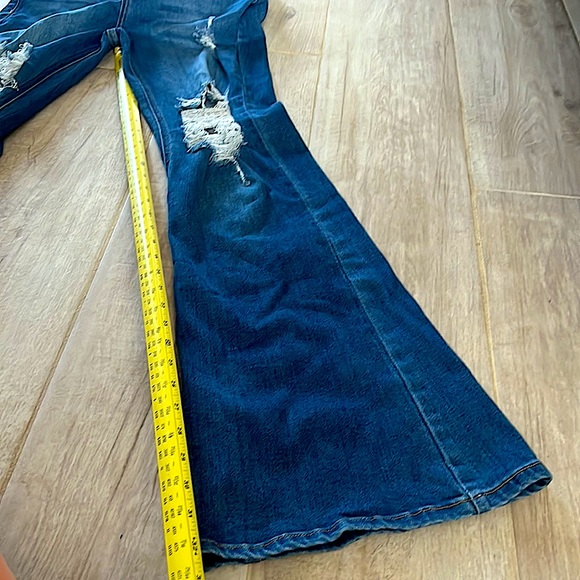 NWOT Cello High Waist Flare Jeans - Picture 12 of 12